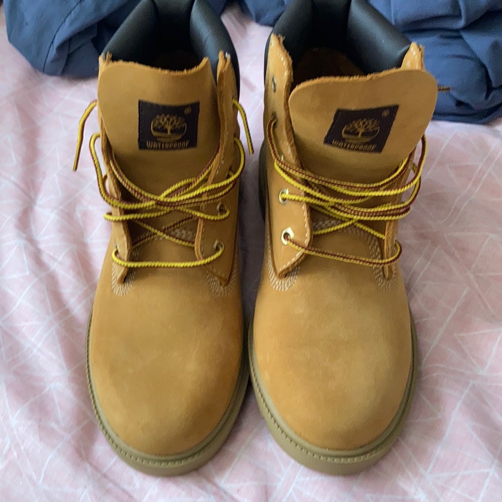 Size 5 youth timberlands